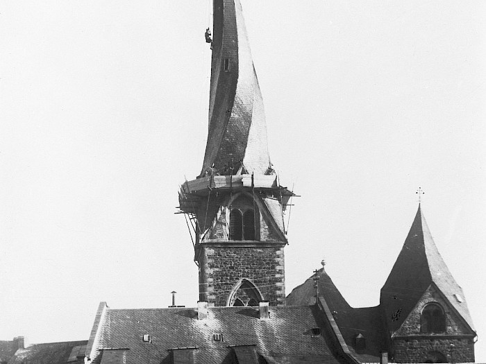 Turmdach-Reparatur vor 1939